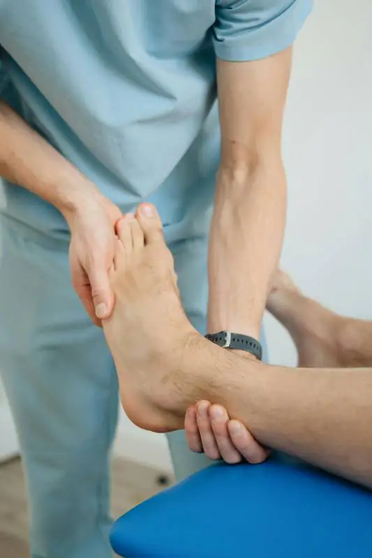 Symptome und Behandlung einer Polyneuropathie