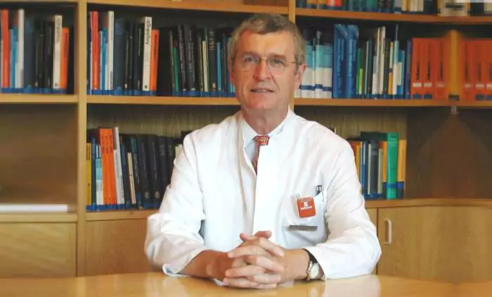 Prof. Dr. Dr. Dieter Gebauer Erfahrungen mit Vibrationstraining Prof. Dr. Gebauer spricht über Erfahrungen mit Marodyne LiV