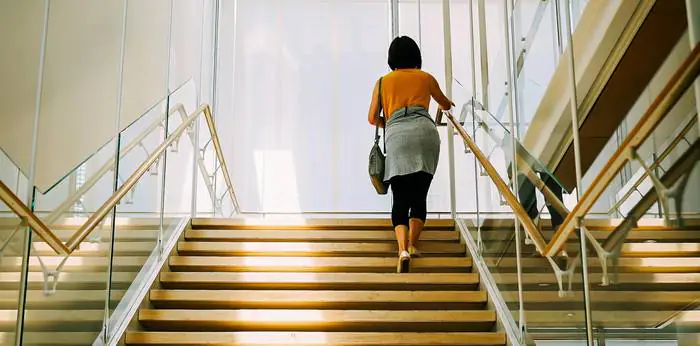 Sturzprophylaxe mit Vibrationstherapie behandeln