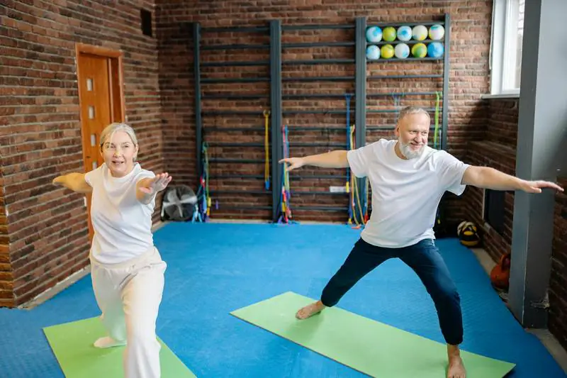 Gymnastik zur Sturzprophylaxe und Osteoporose Gymnastik zur Sturzprophylaxe und Osteoporose